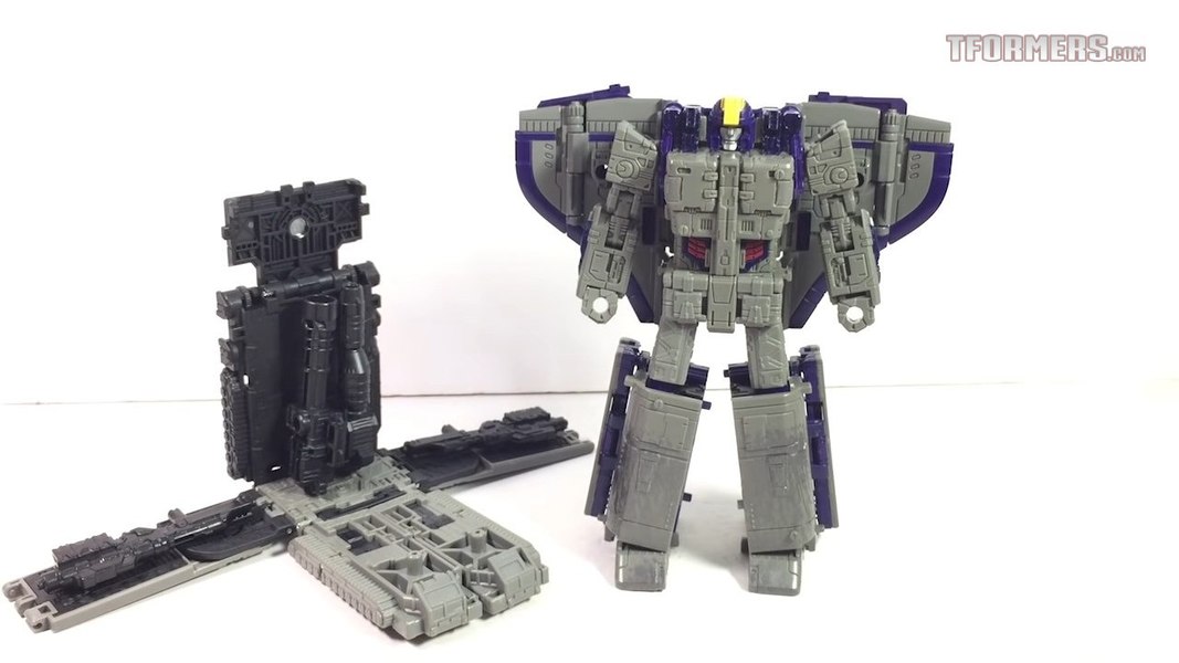 Siege Astrotrain In Hand With Video Review And Images 23 (23 of 30)